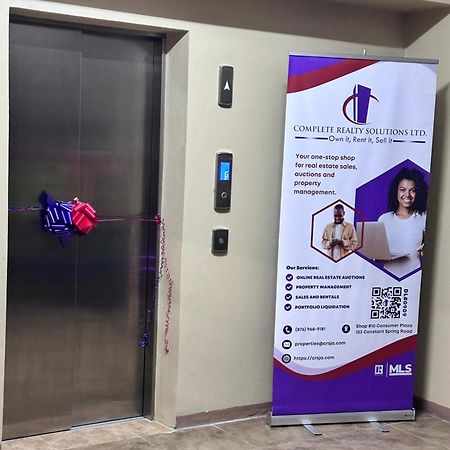 Escape At The Oasis- New Kingston Area -24Hrs Security, Elevator, Water Heater, Wifi Luaran gambar