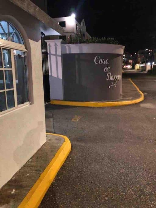 Escape At The Oasis- New Kingston Area -24Hrs Security, Elevator, Water Heater, Wifi Luaran gambar