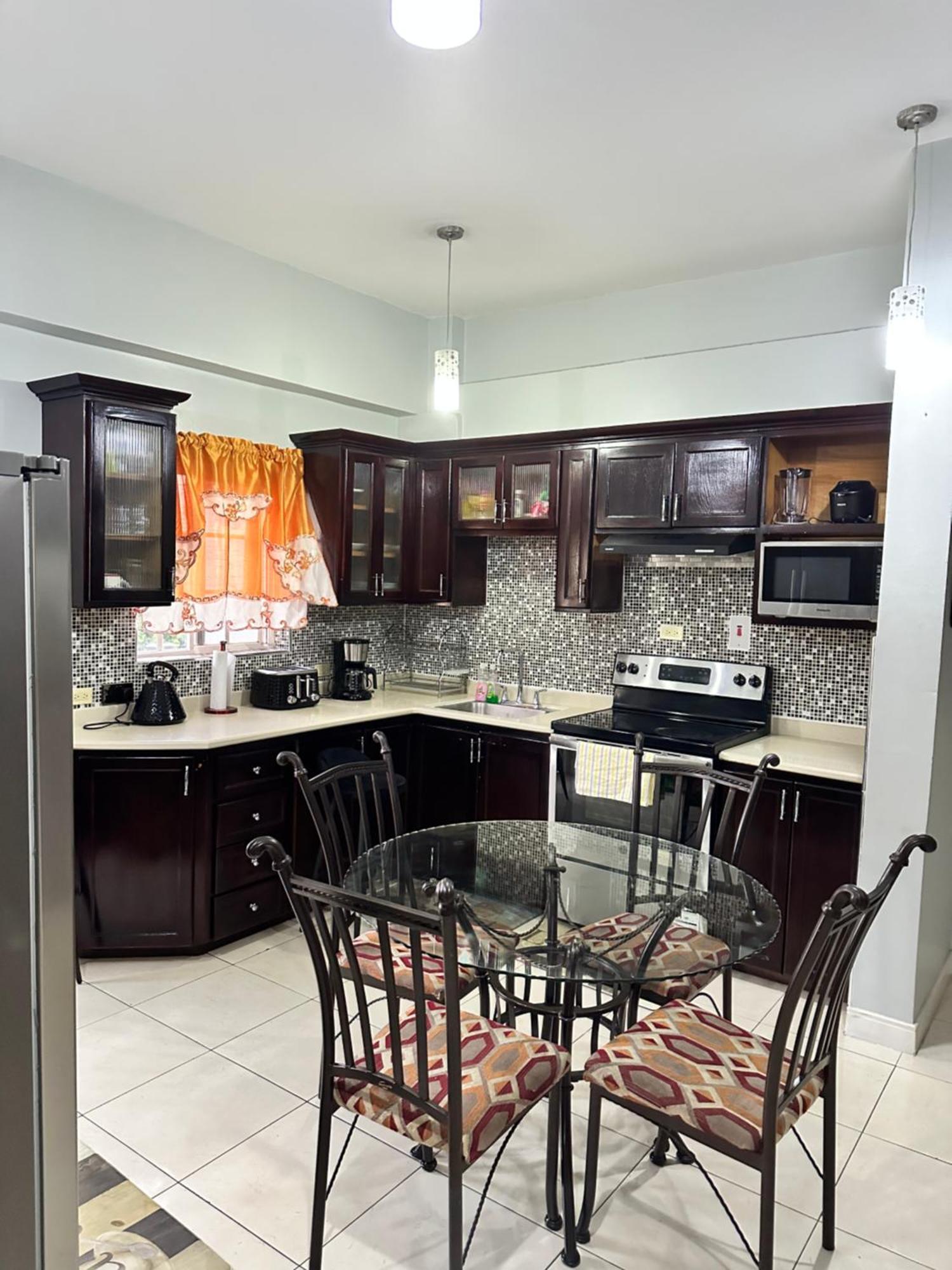 Escape At The Oasis- New Kingston Area -24Hrs Security, Elevator, Water Heater, Wifi Luaran gambar